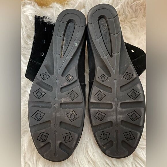 CC Resorts HOPE Black Nubuck Perforated Ankle Booties 7 - Picture 5 of 7